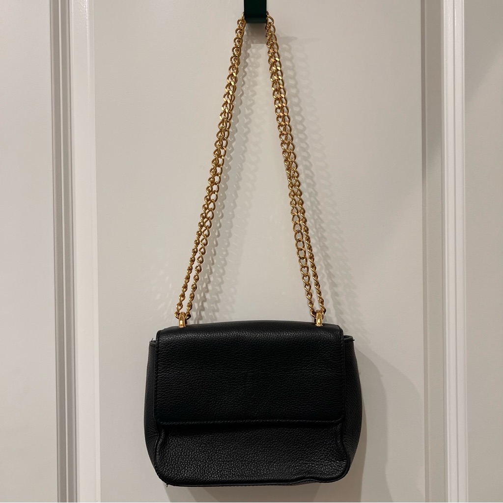 Quarzovivo Black Leather Shoulder Bag With Gold Chain